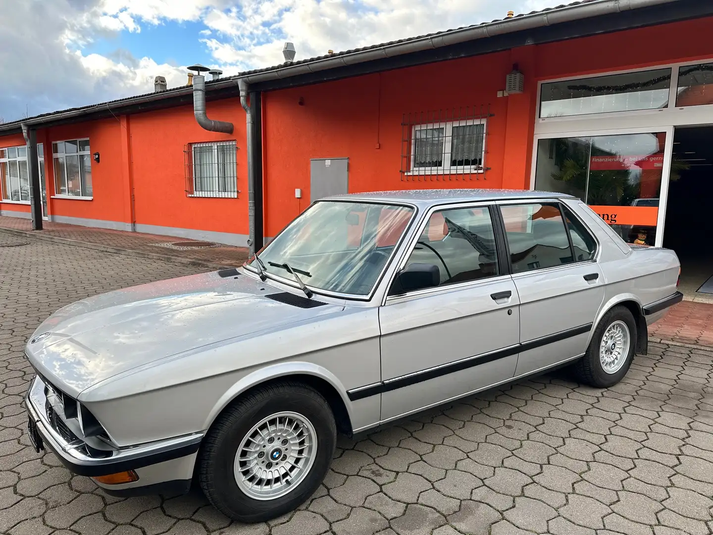BMW 525 525e Argintiu - 1