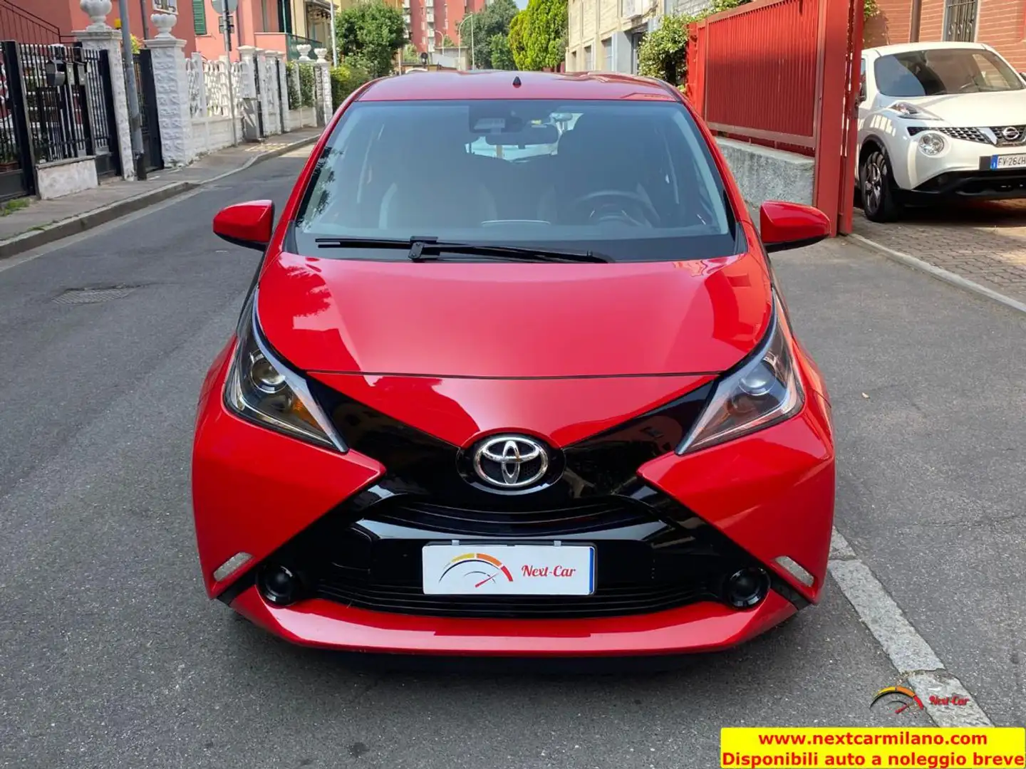 Toyota Aygo 1.0 VVT-i 69 CV 5 porte x-cite Rojo - 2