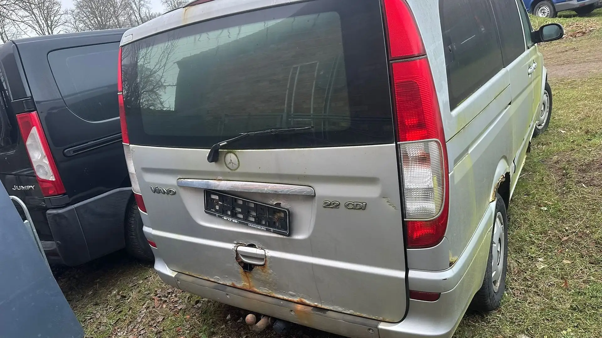 Mercedes-Benz Viano 2.2 CDI lang (639.813) Grau - 2