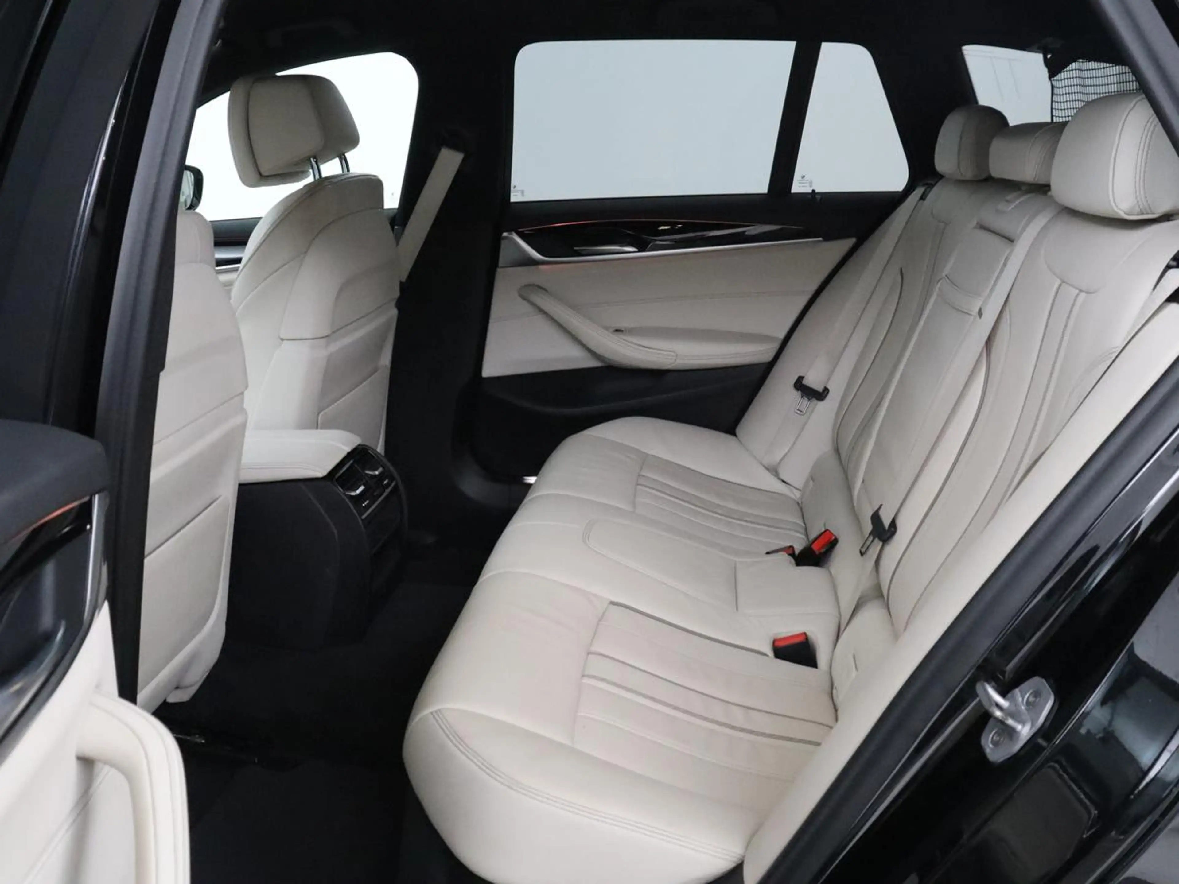 BMW 520 5-serie Touring 520i High Executive | Trekhaak | C — photo 6
