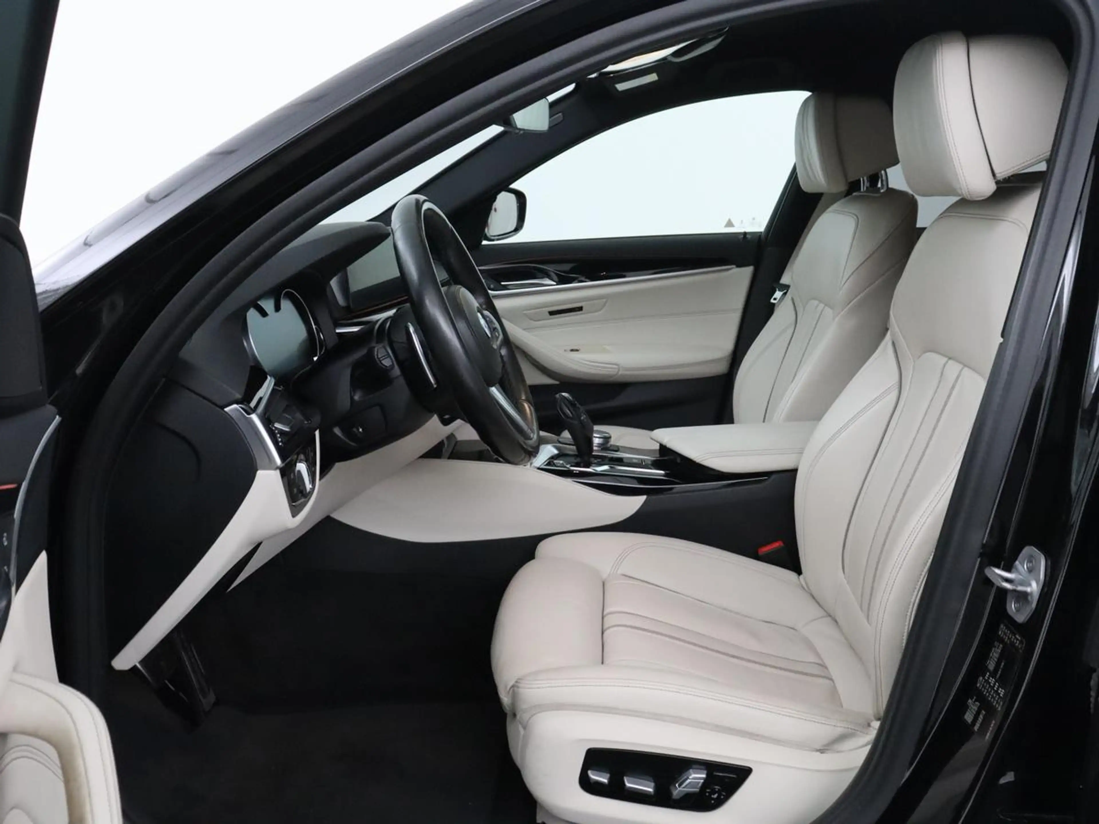 BMW 520 5-serie Touring 520i High Executive | Trekhaak | C — photo 4