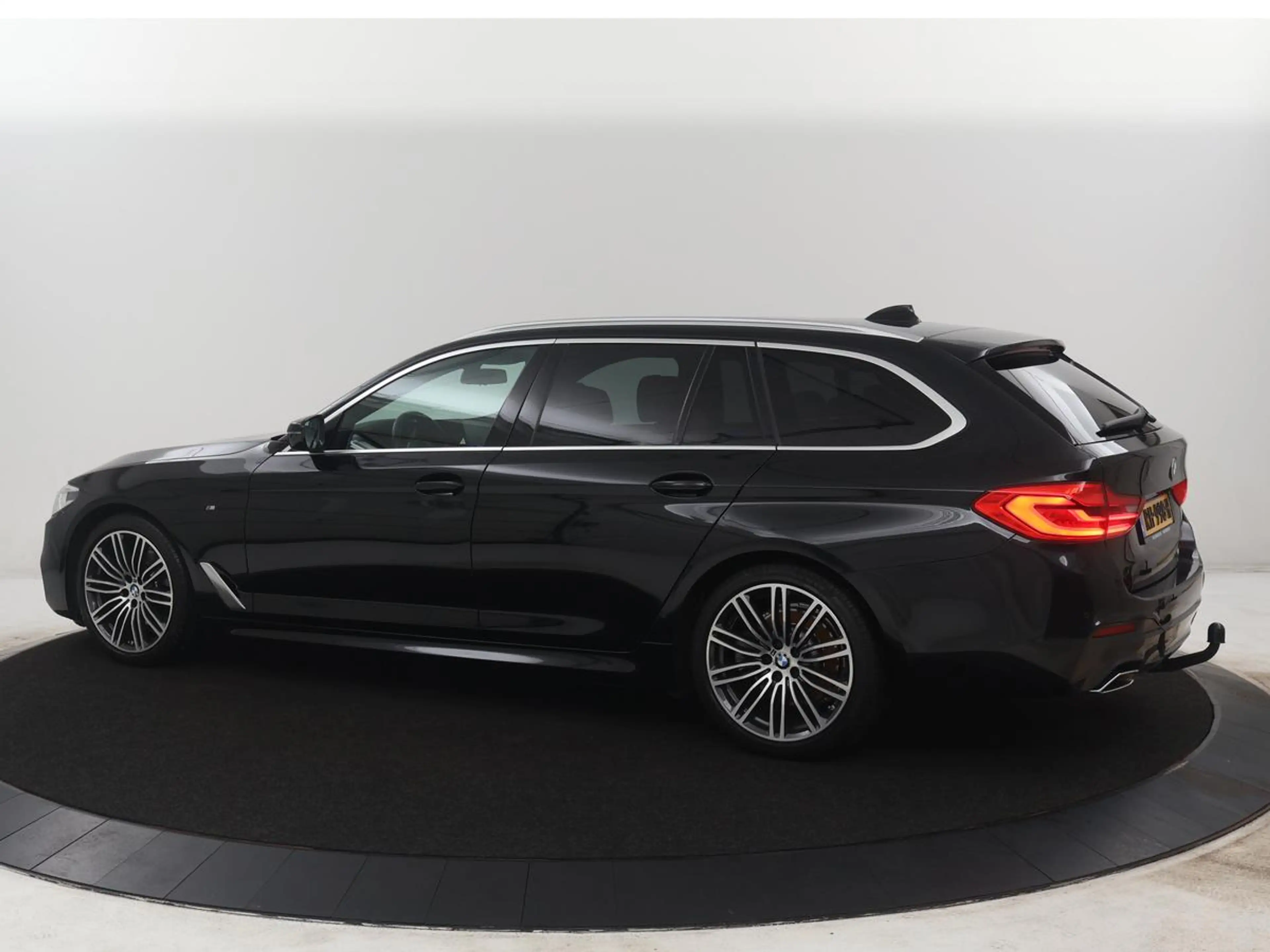BMW 520 5-serie Touring 520i High Executive | Trekhaak | C — photo 2