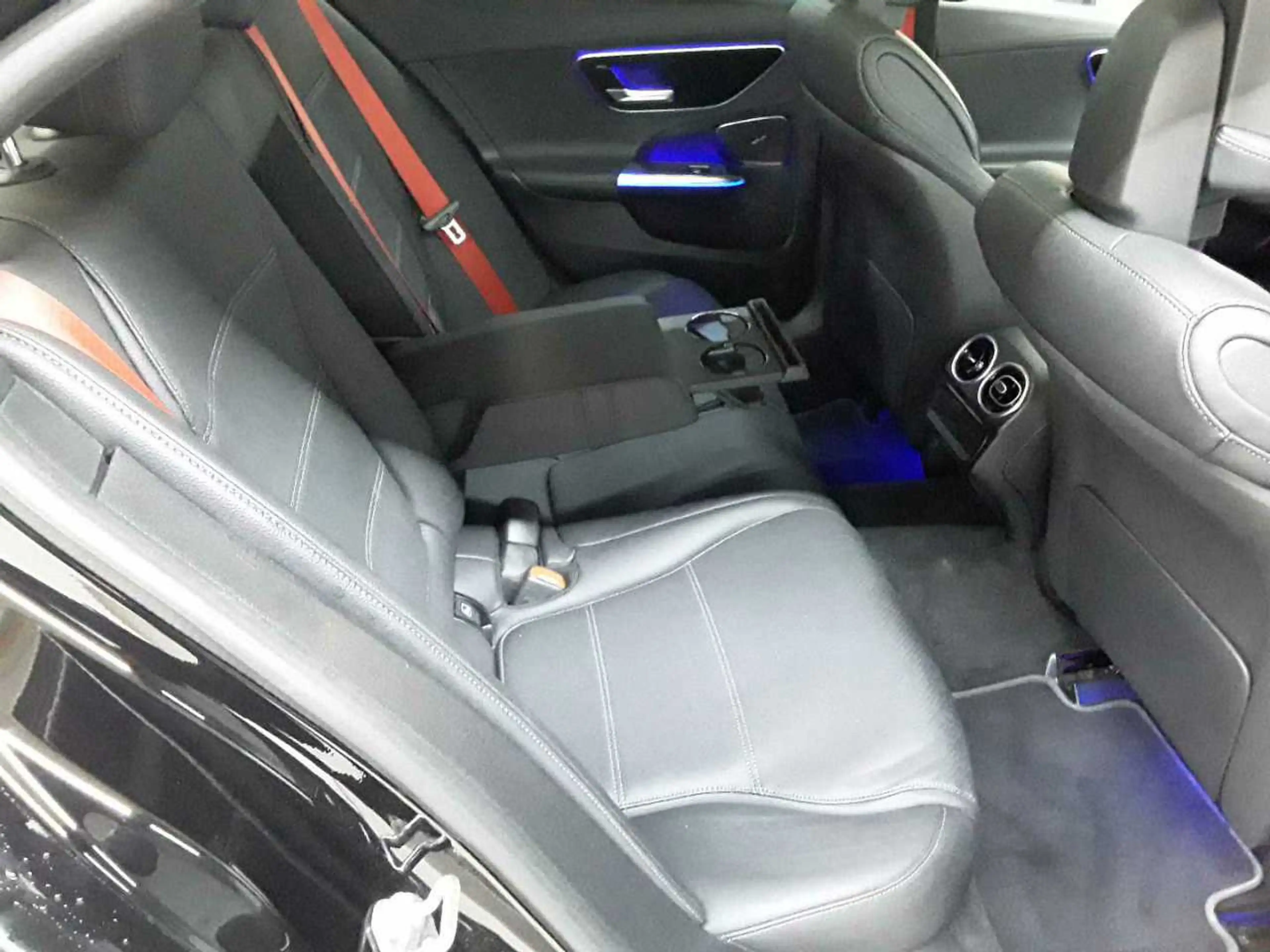 Mercedes-Benz C 300 C 300d-4M AMG AHK PANO StHz AssiP HuD — photo 14