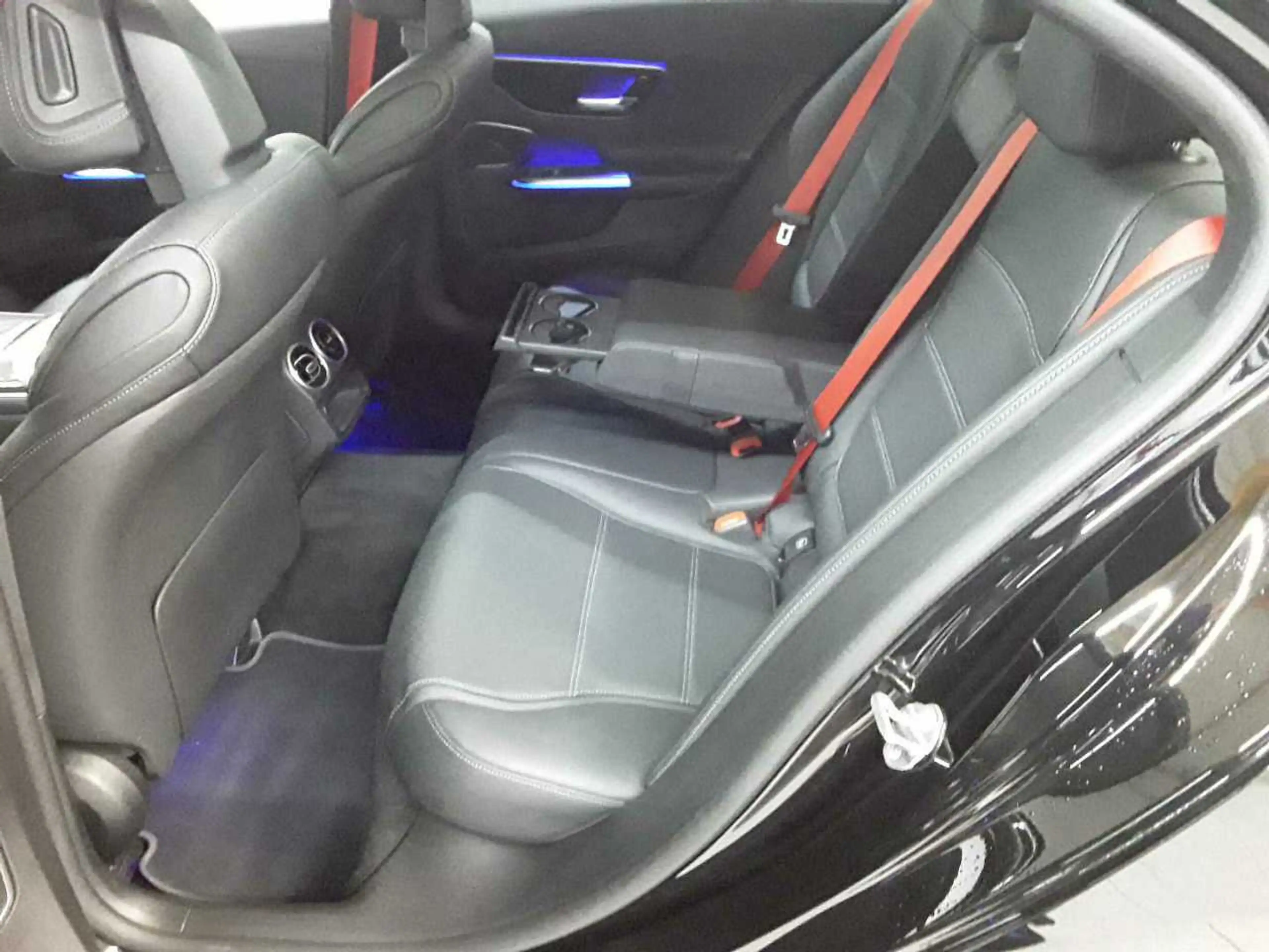 Mercedes-Benz C 300 C 300d-4M AMG AHK PANO StHz AssiP HuD — photo 13