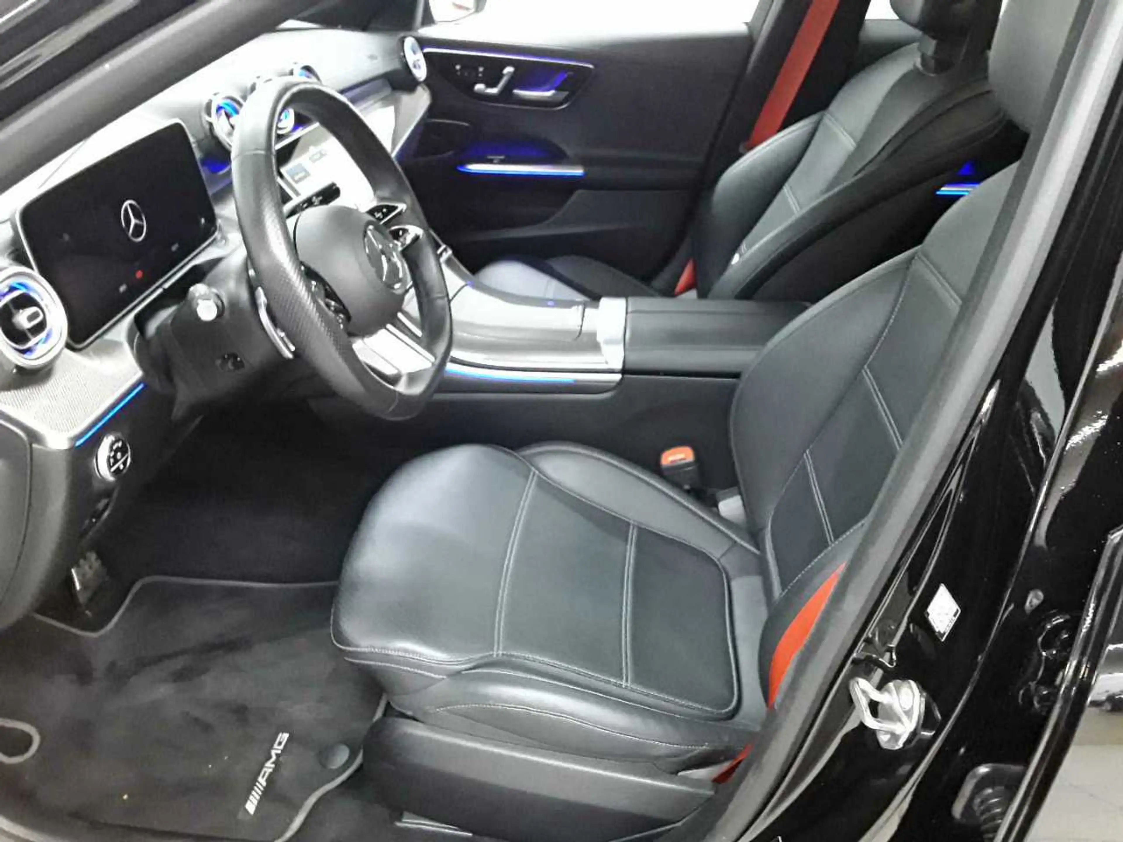 Mercedes-Benz C 300 C 300d-4M AMG AHK PANO StHz AssiP HuD — photo 7
