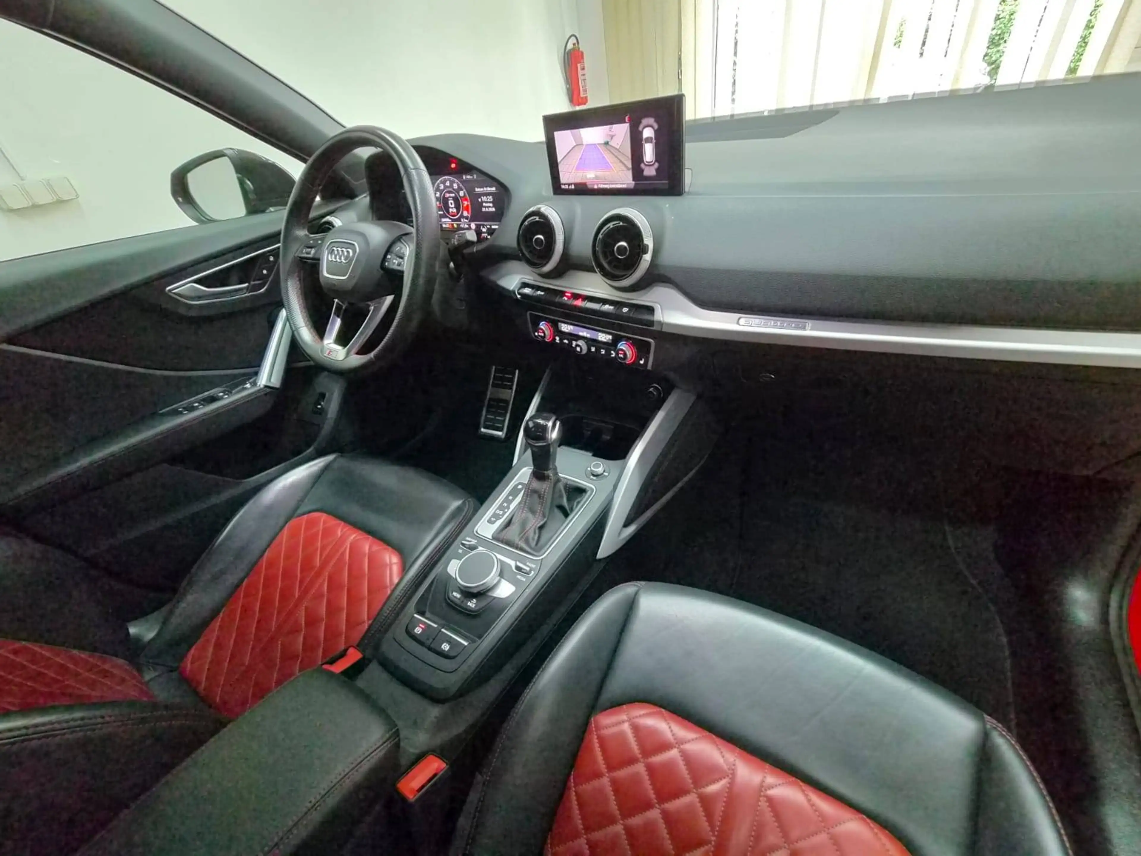 Audi SQ2 2.0 TFSI qu. Audi exclusive / Leder 2 farbig — photo 9