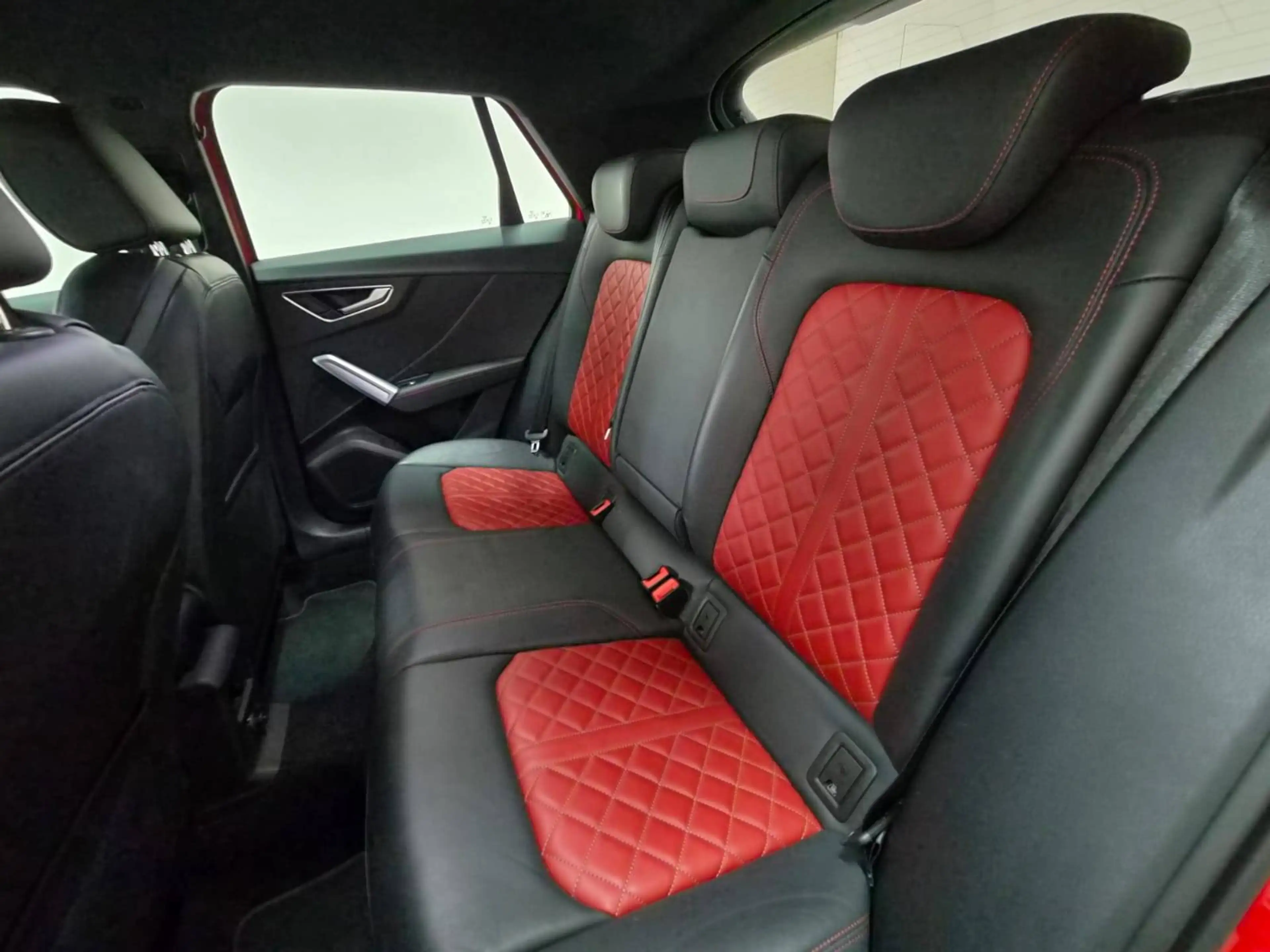 Audi SQ2 2.0 TFSI qu. Audi exclusive / Leder 2 farbig — photo 8
