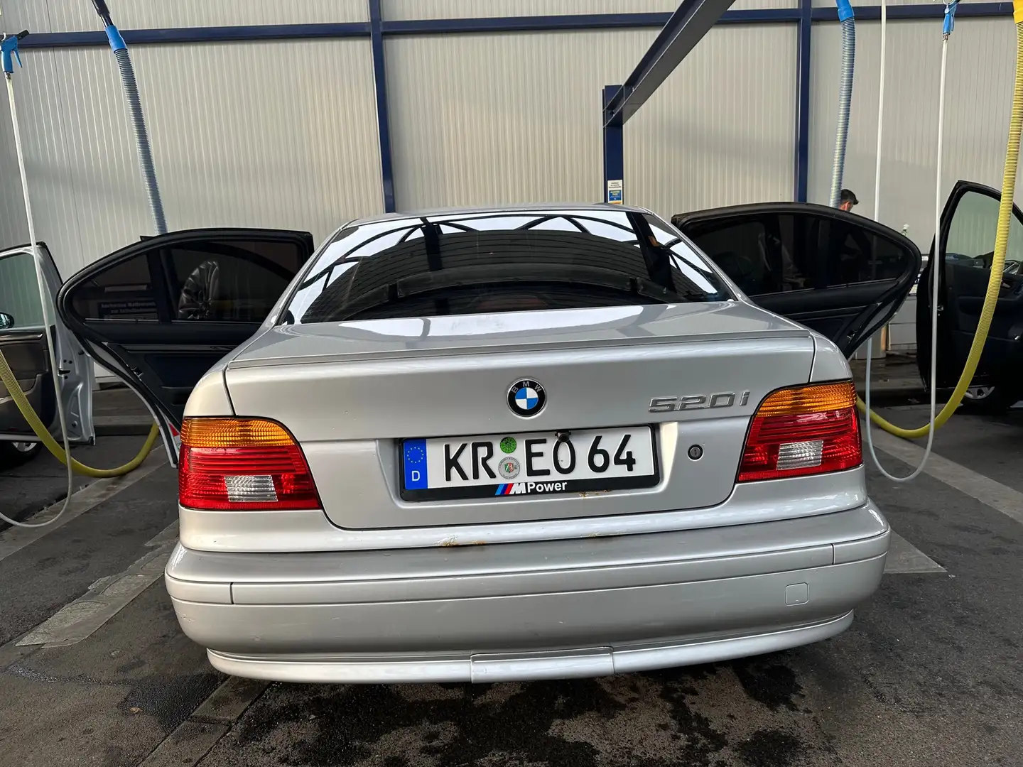 BMW 520 520i Silber - 2