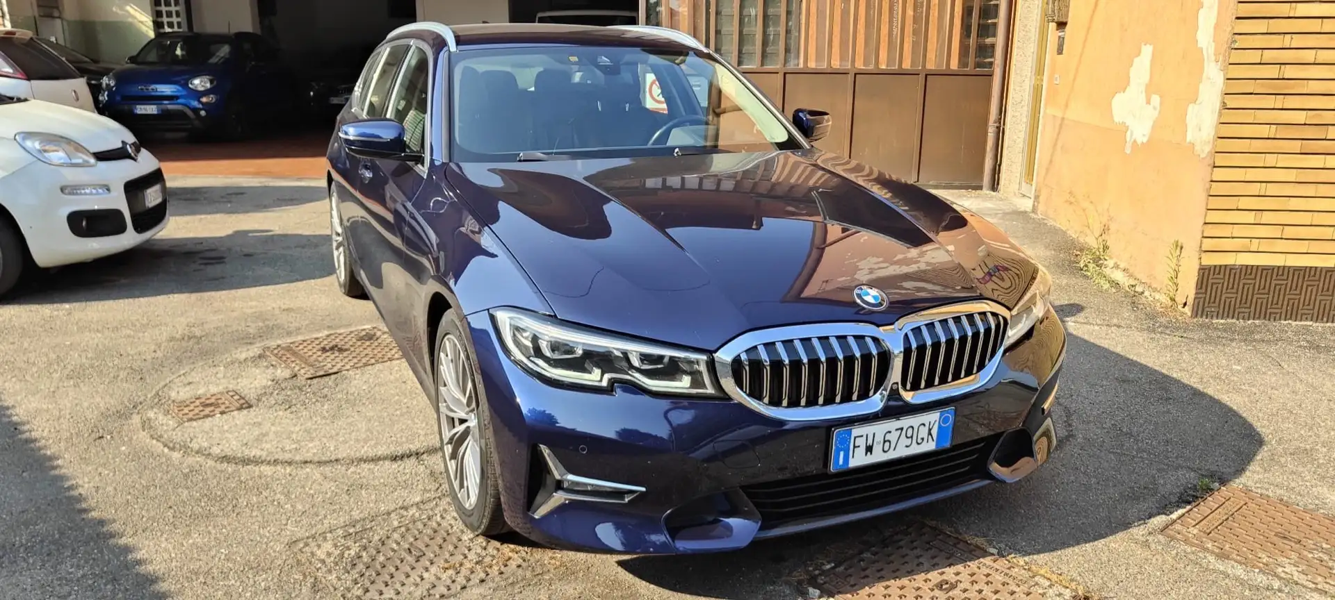BMW 320 320d Touring Luxury auto - 2