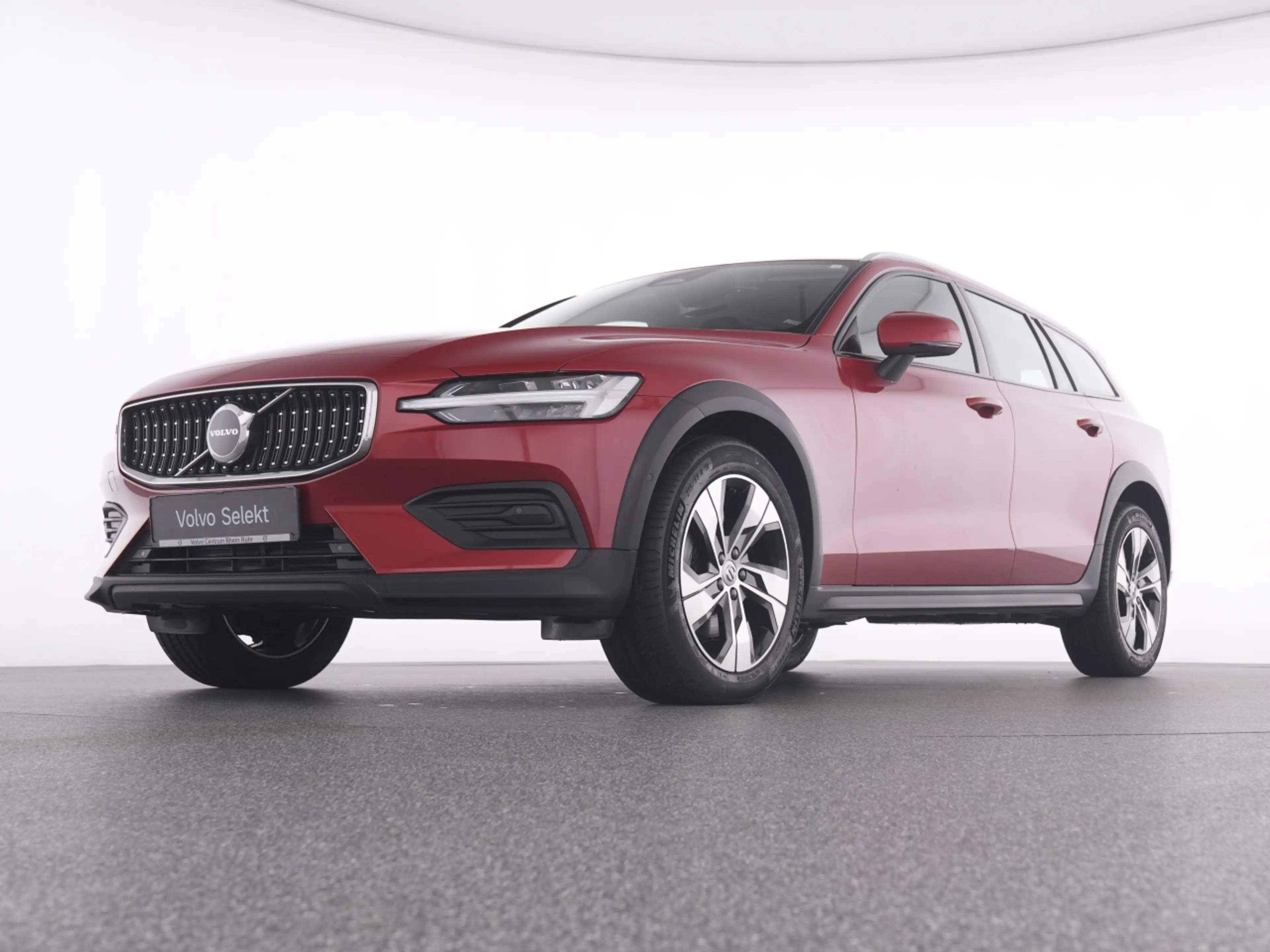 Volvo V60 Cross Country B4 AWD  PLUS 18'+MEMORY+LEDER+ — photo 7