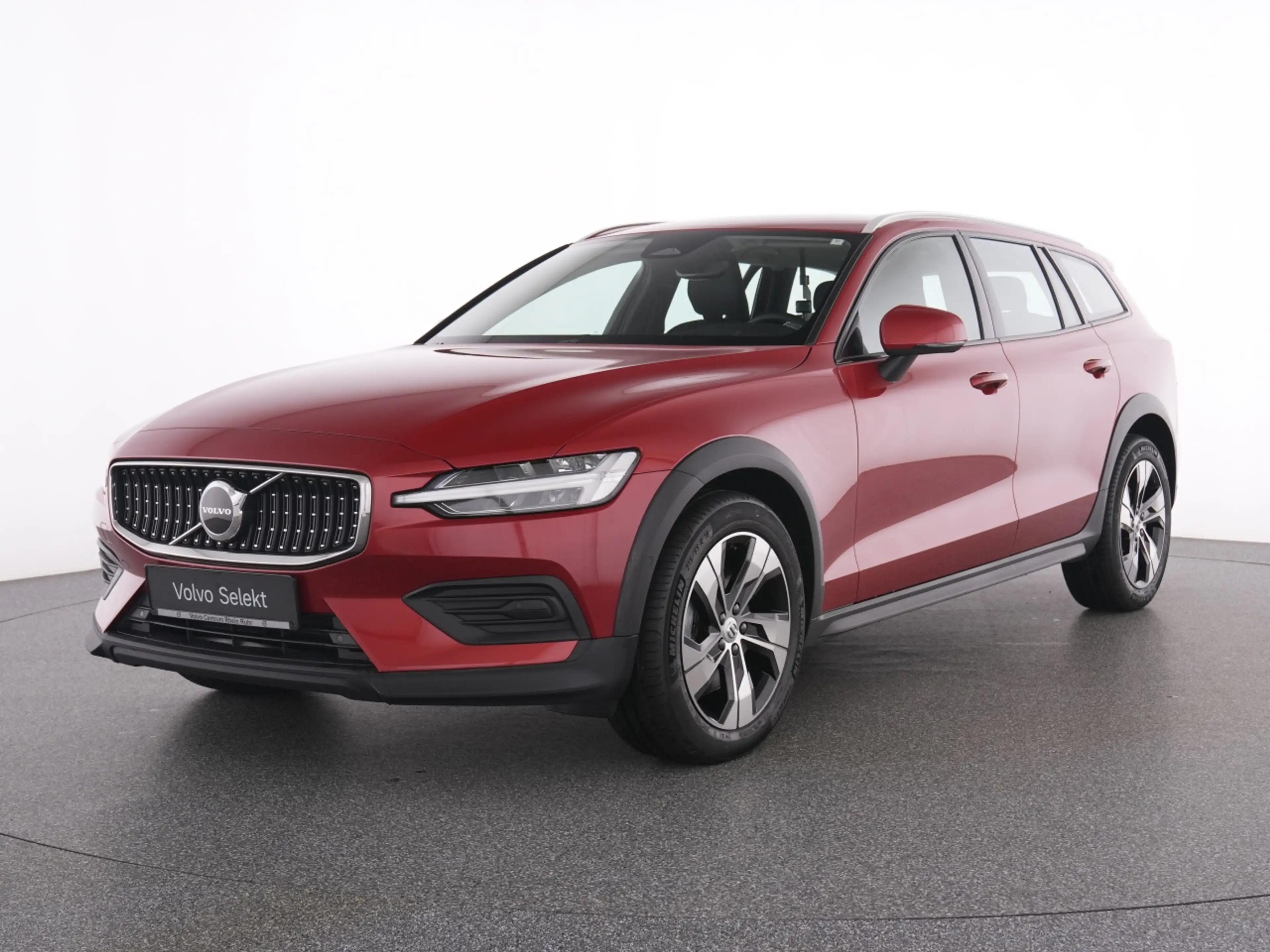 Volvo V60 Cross Country B4 AWD  PLUS 18'+MEMORY+LEDER+ — photo 2