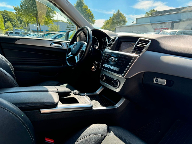 Mercedes-Benz ML 250 CDI AHK°SZHG°PDC°NAVI°XENON°T-LEDER°TEMPO — photo 10