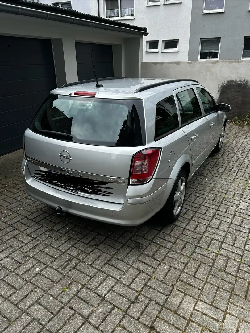 Opel Astra Edition Grau - 1