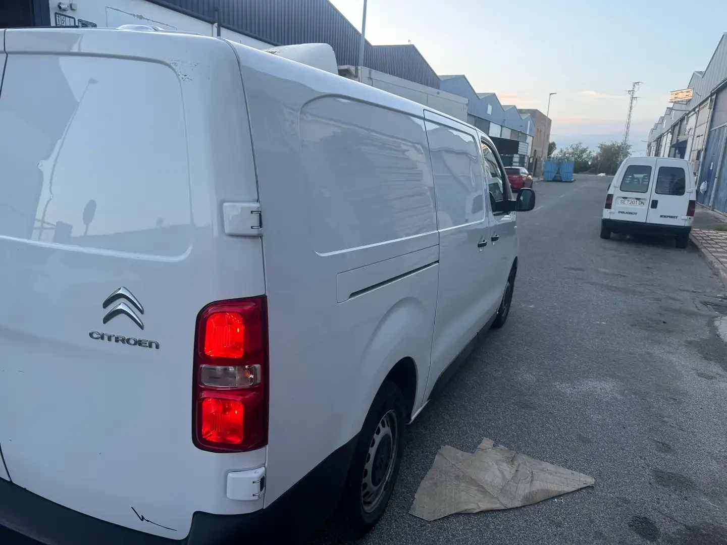 Citroen Jumpy Combi 2.0 BlueHDI Talla XL Confort 145 S&S - 2