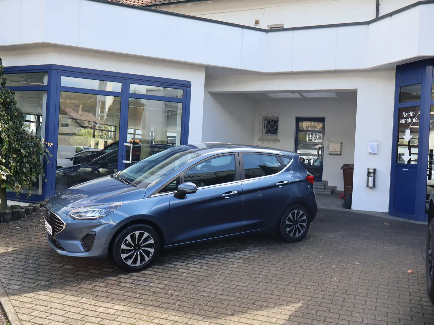Ford Fiesta Titanium Blau - 1
