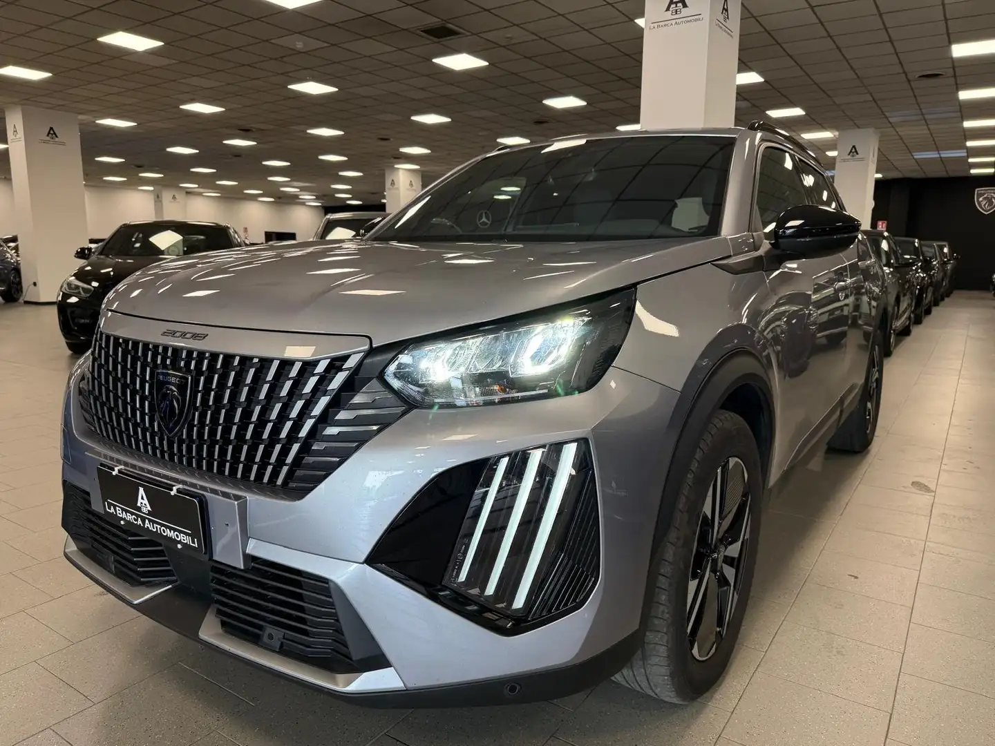 Peugeot 2008 1.2 100CV puretech Allure Zilver - 2