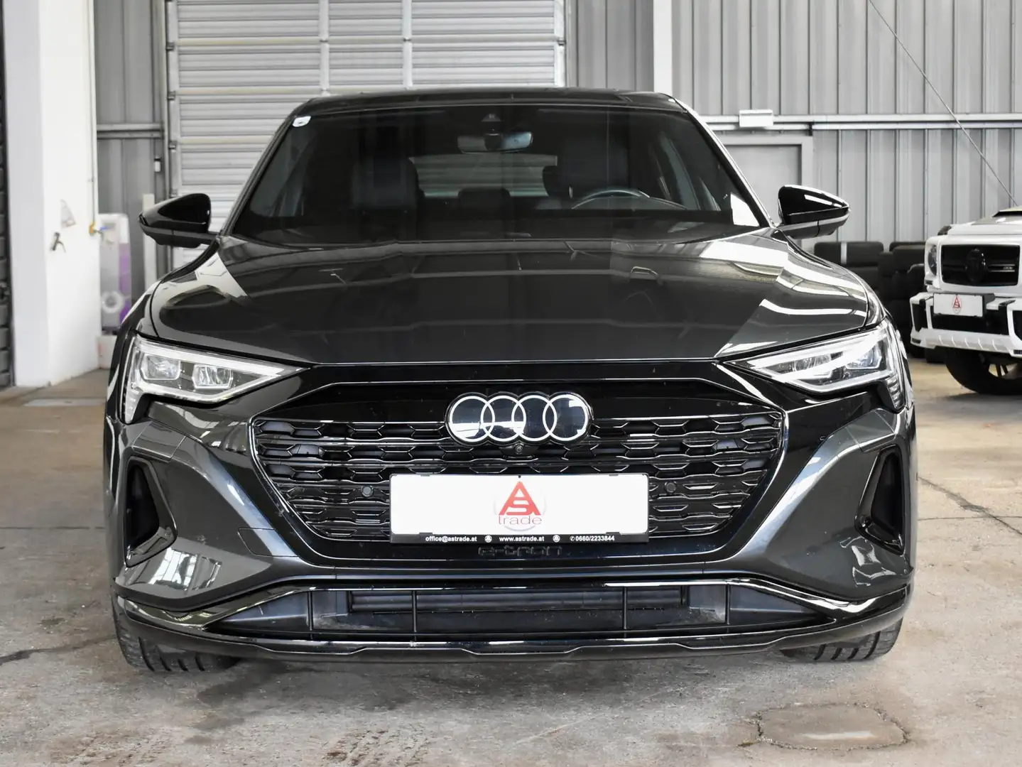 Audi Q8 e-tron Sportback 55 quattro advanced/Panorama/AHK Grau - 2