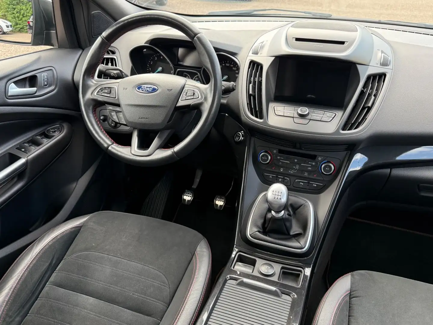 Ford Kuga ST-Line Grau - 2