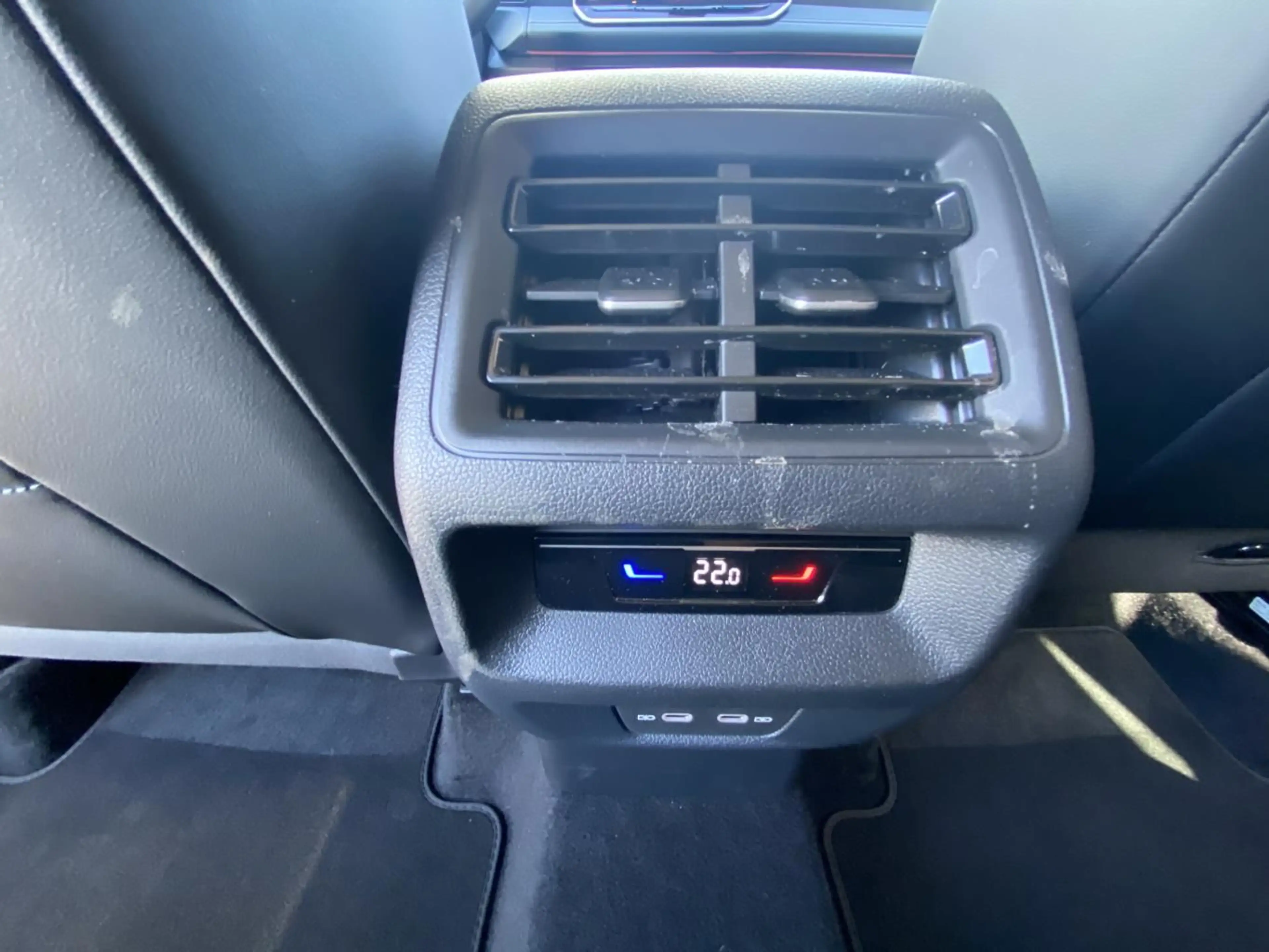 Volkswagen Tiguan 1.5 eTSI DSG GOAL AHK+APP-CONNECT+ACTIVE- — photo 11