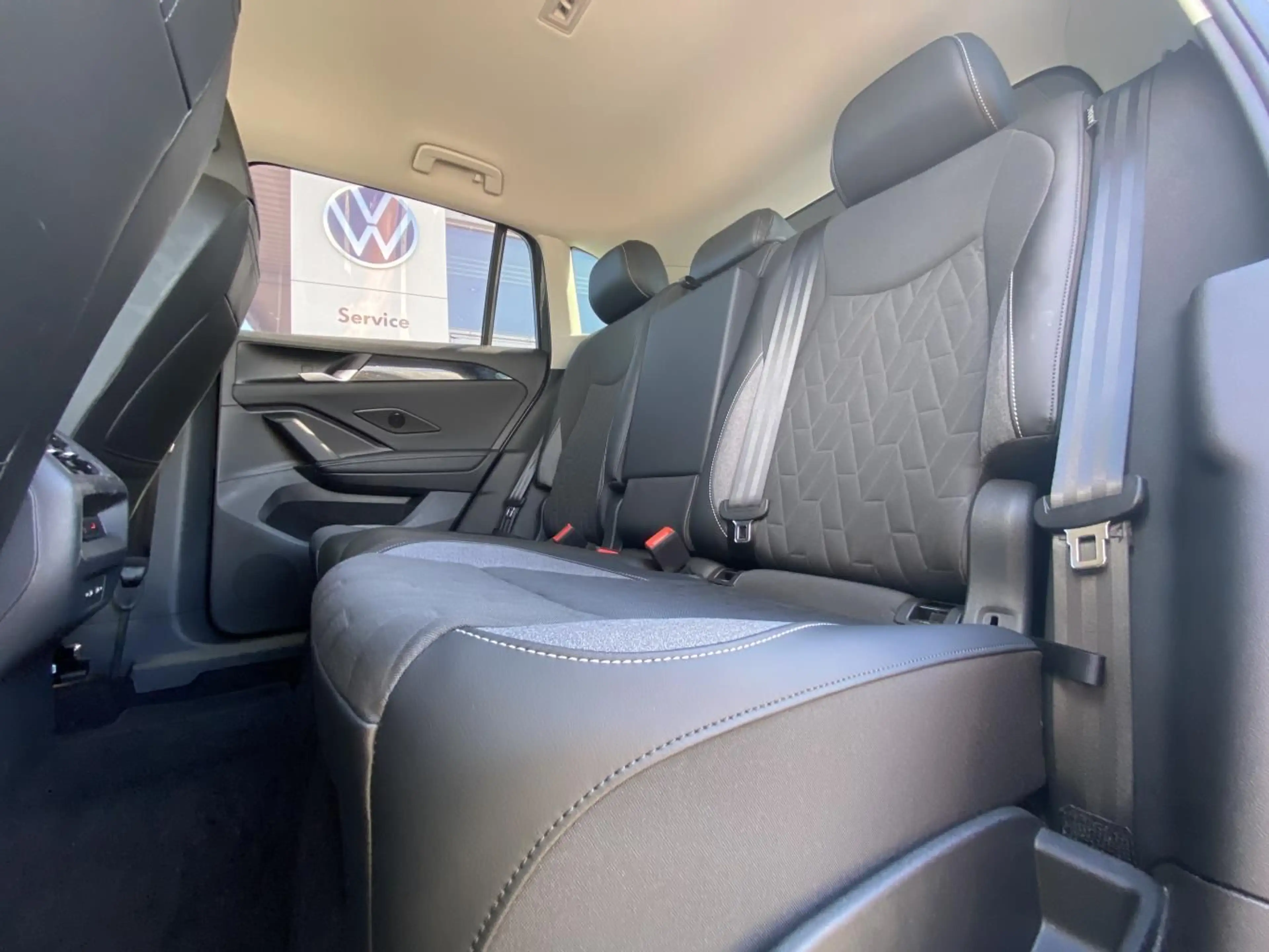 Volkswagen Tiguan 1.5 eTSI DSG GOAL AHK+APP-CONNECT+ACTIVE- — photo 10