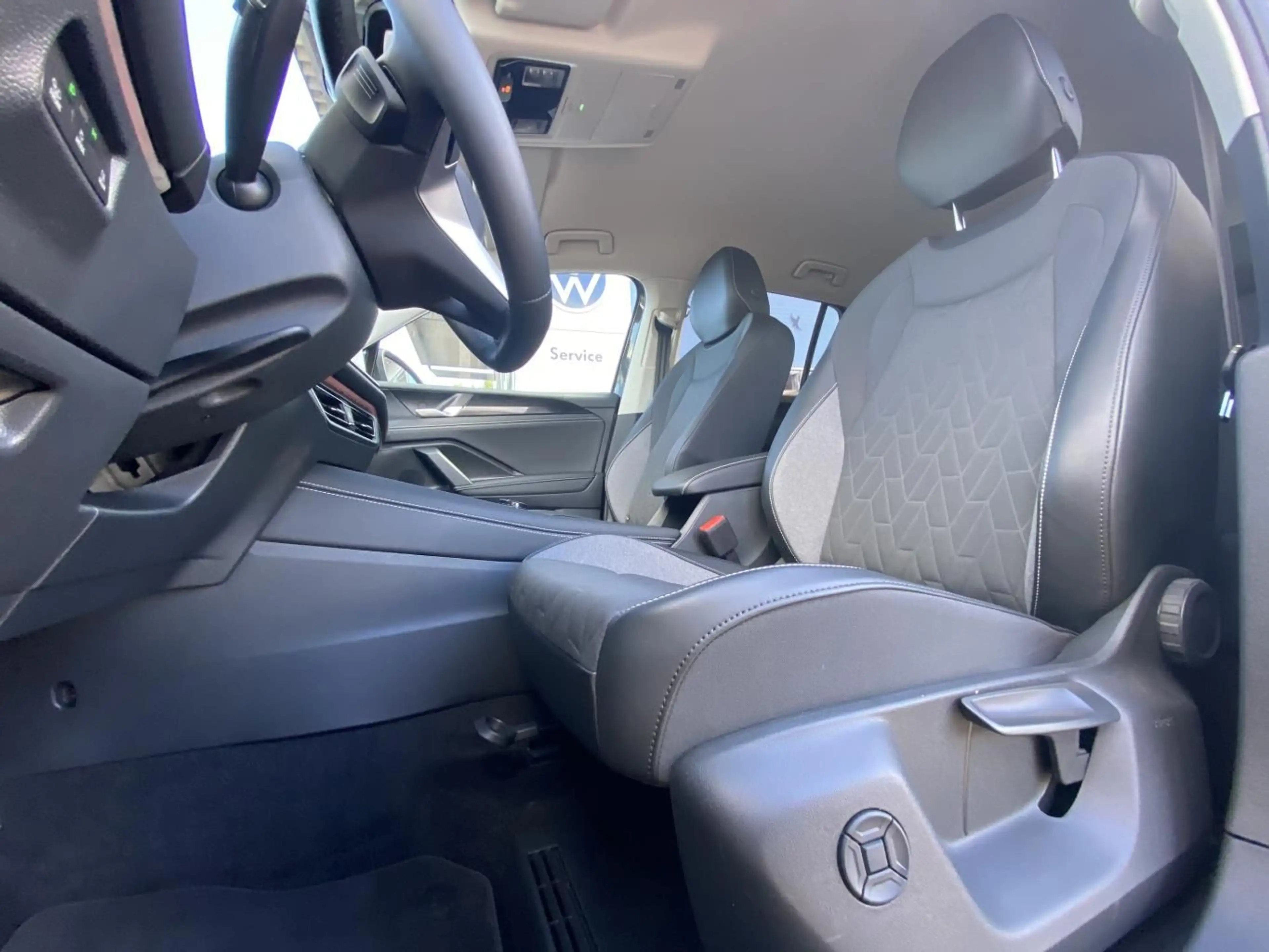 Volkswagen Tiguan 1.5 eTSI DSG GOAL AHK+APP-CONNECT+ACTIVE- — photo 8