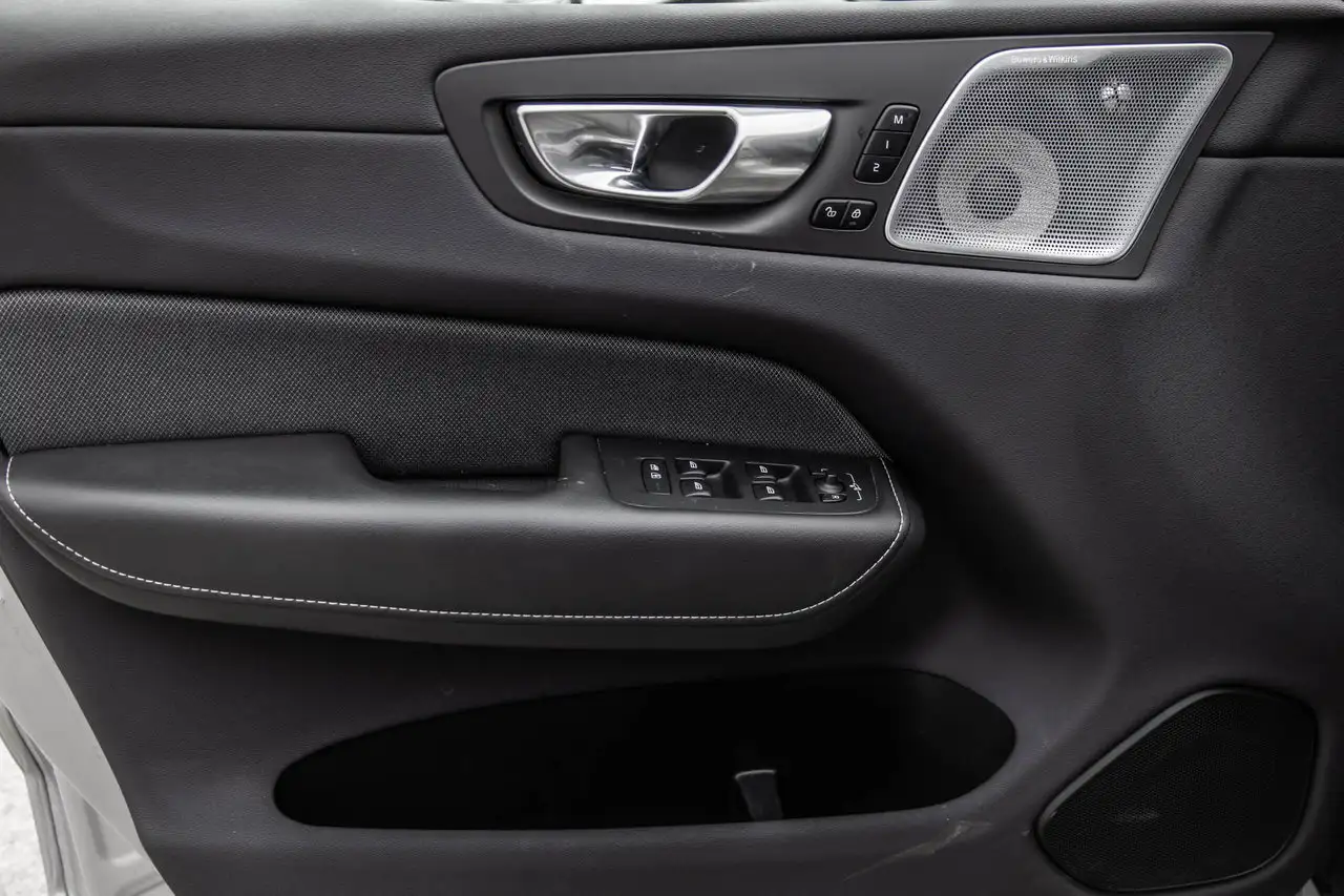 Volvo XC60 снимка Volvo XC60