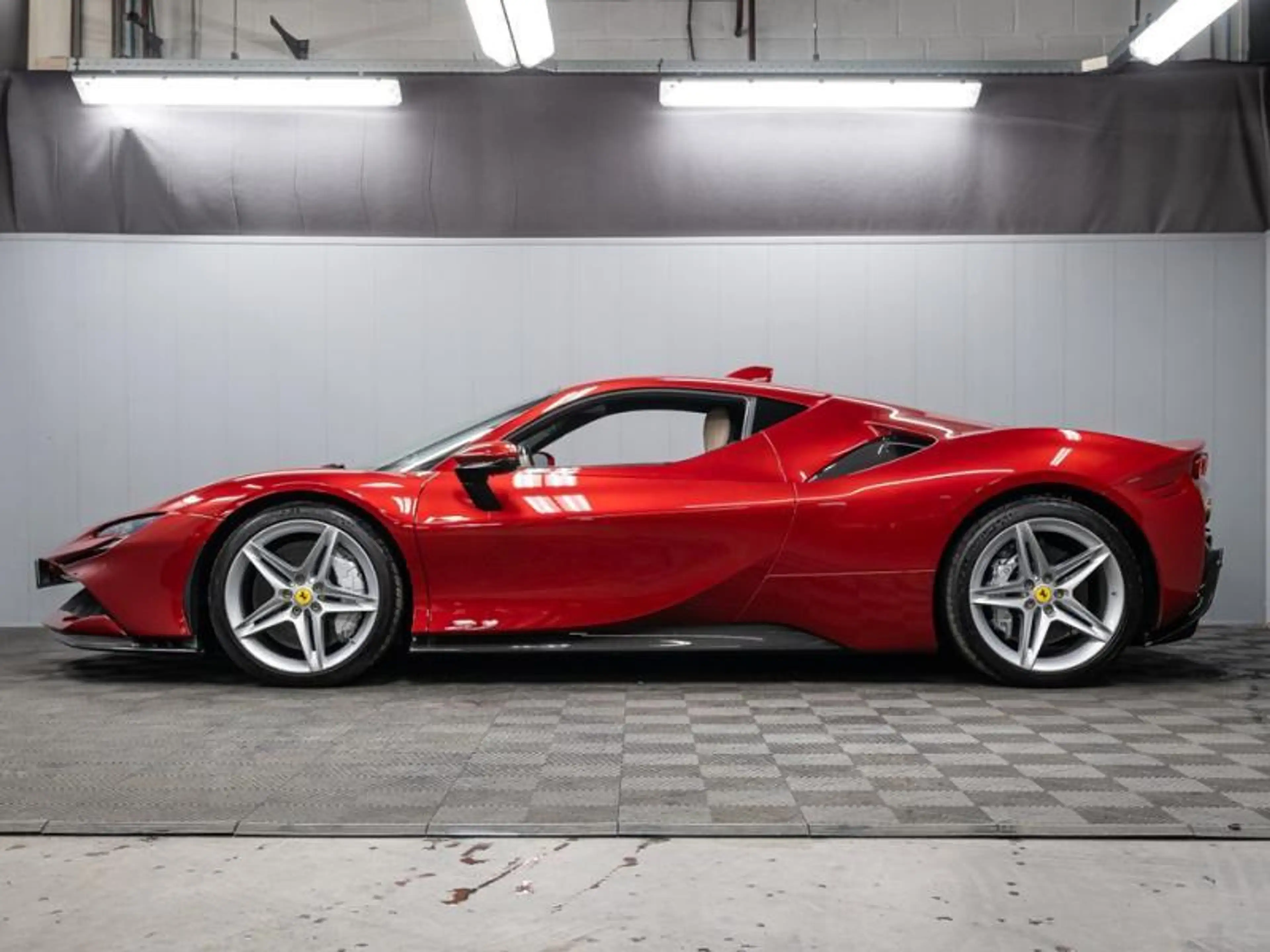 Ferrari SF90 Stradale — photo 6