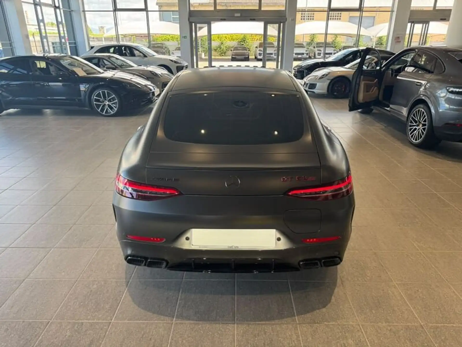 Mercedes-Benz AMG GT 2024 건메탈 사진 7
