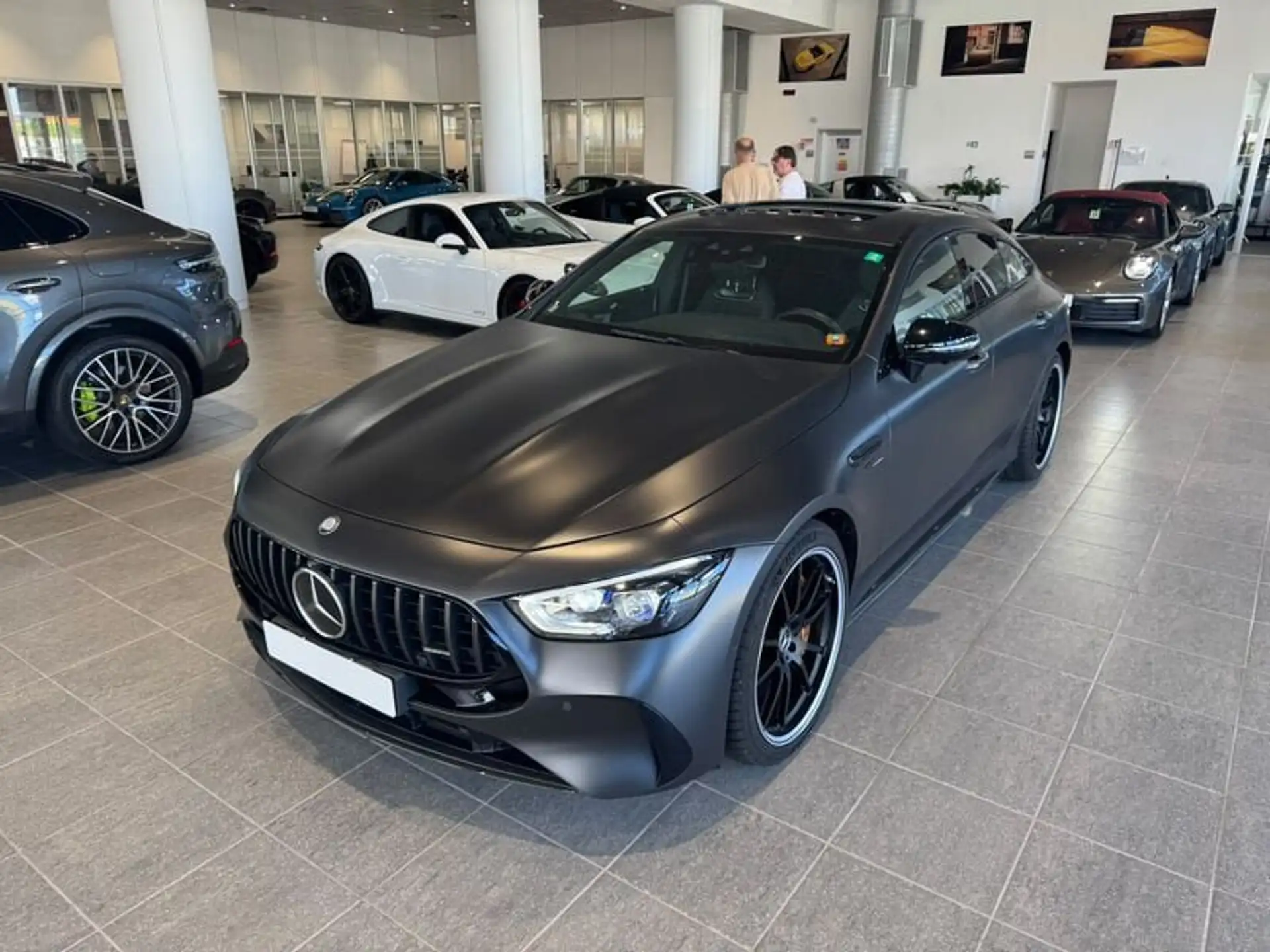 Mercedes-Benz AMG GT 2024 건메탈 사진 1