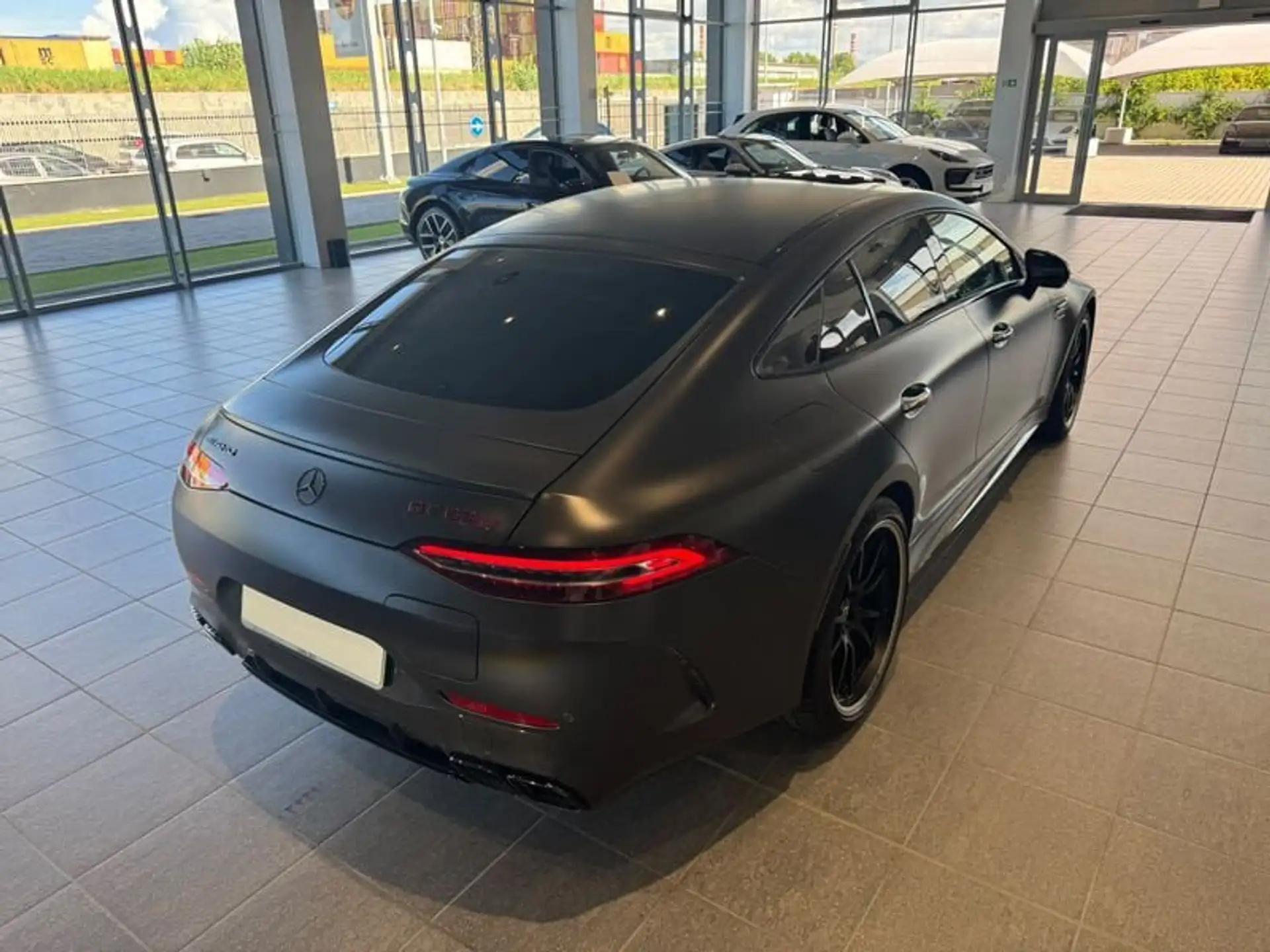 Mercedes-Benz AMG GT 2024 건메탈 사진 5