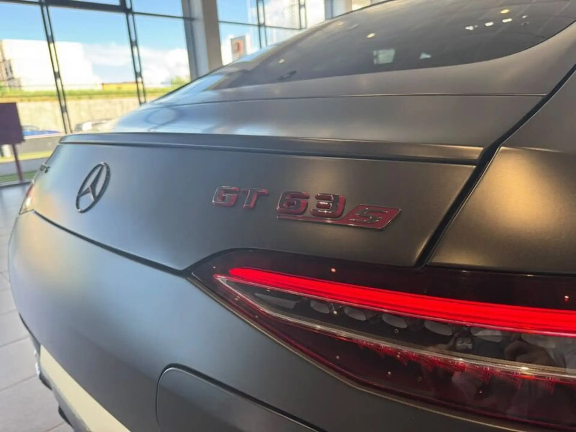 Mercedes-Benz AMG GT 2024 건메탈 사진 4