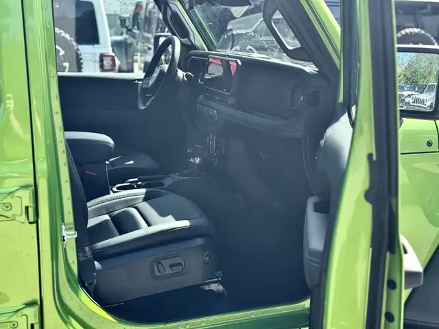 Jeep Wrangler view 11