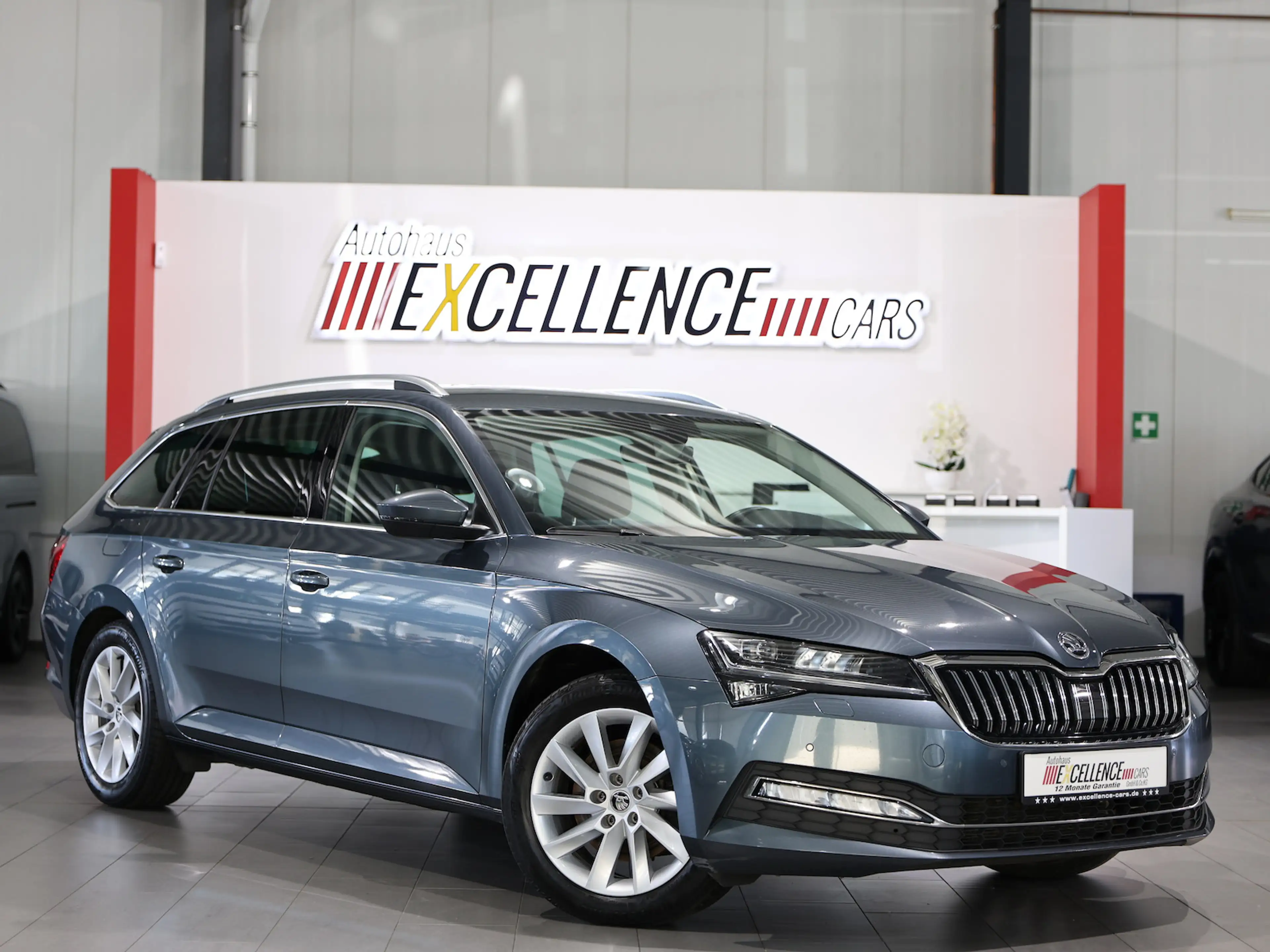 Skoda Superb Combi 2.0 TDI DSG 4x4 STYLE / MATRIX-LED