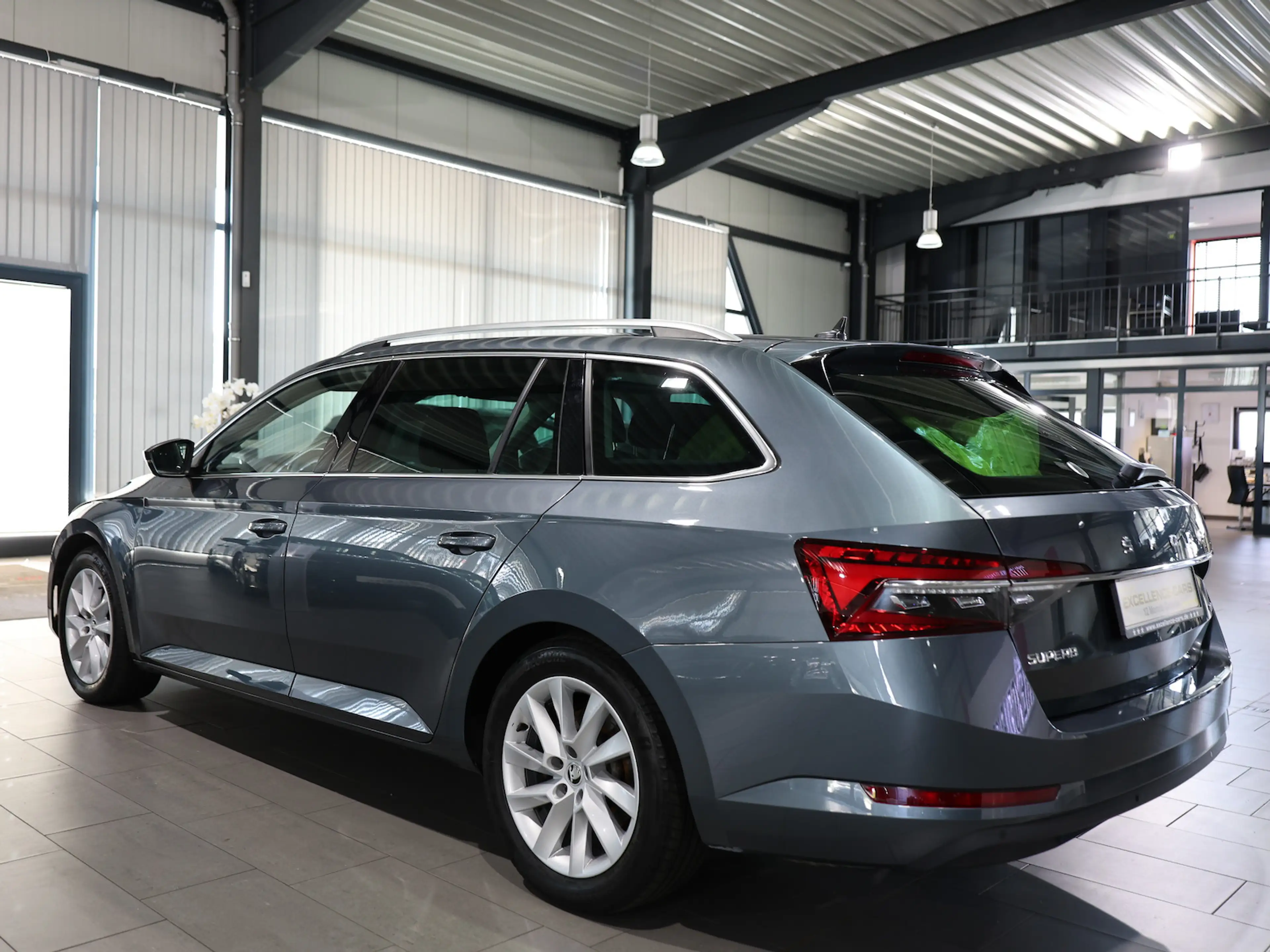 Skoda Superb Combi 2.0 TDI DSG 4x4 STYLE / MATRIX-LED — photo 9