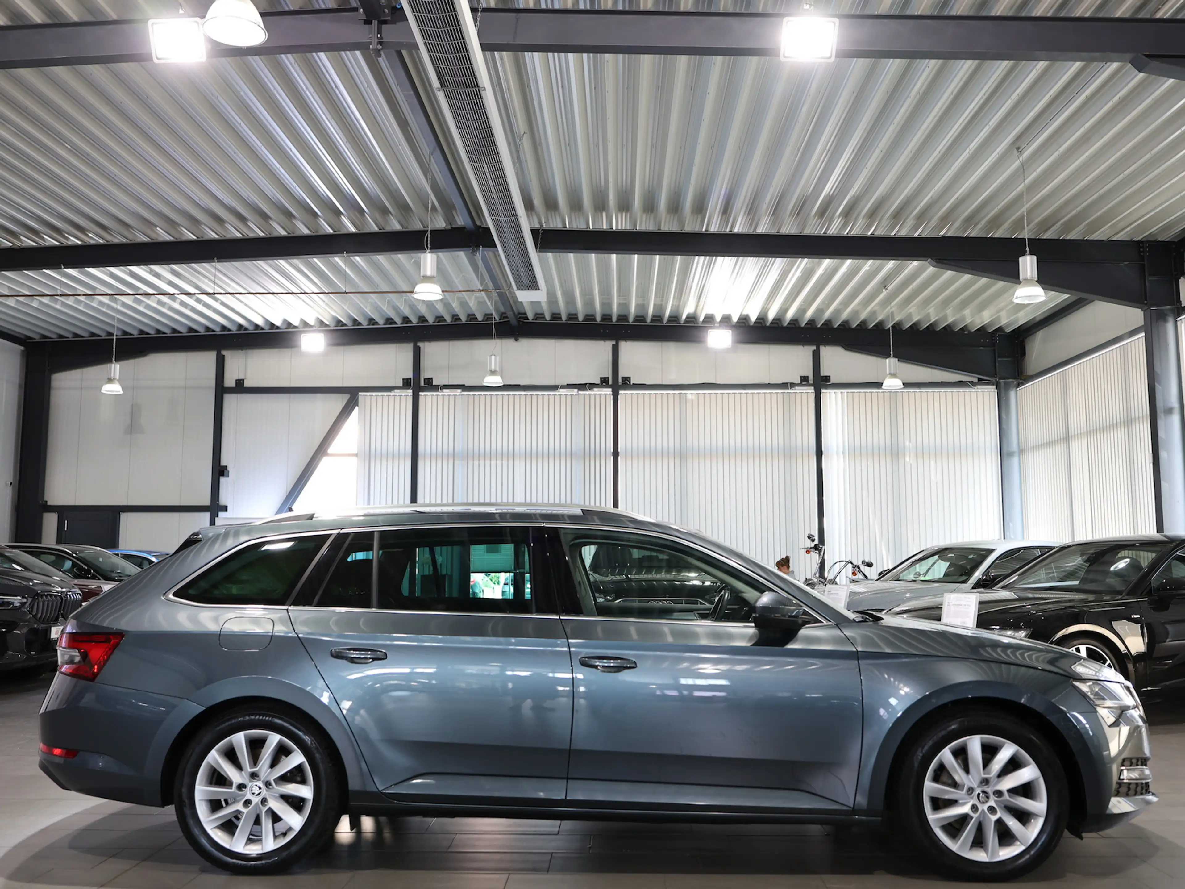 Skoda Superb Combi 2.0 TDI DSG 4x4 STYLE / MATRIX-LED — photo 8