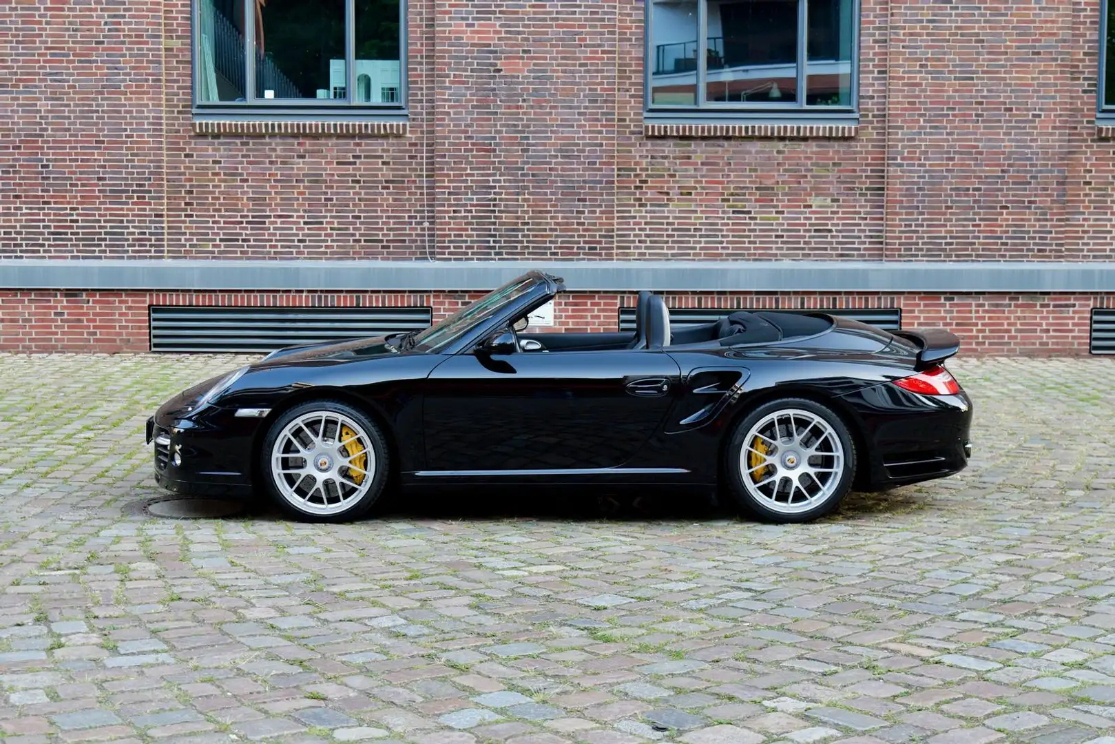 Porsche 997 Turbo S Cabrio Noir - 2