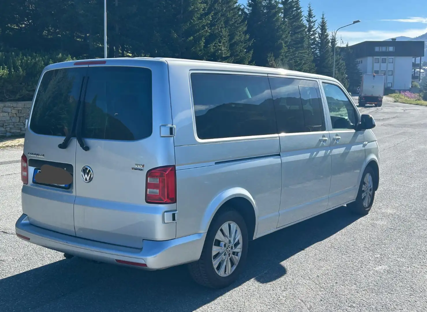 Volkswagen T5 Caravelle - 2