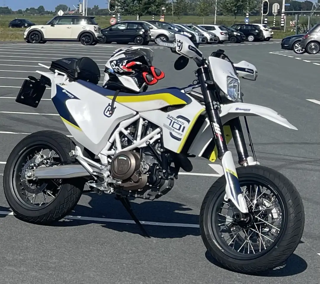 Husqvarna 701 Supermoto