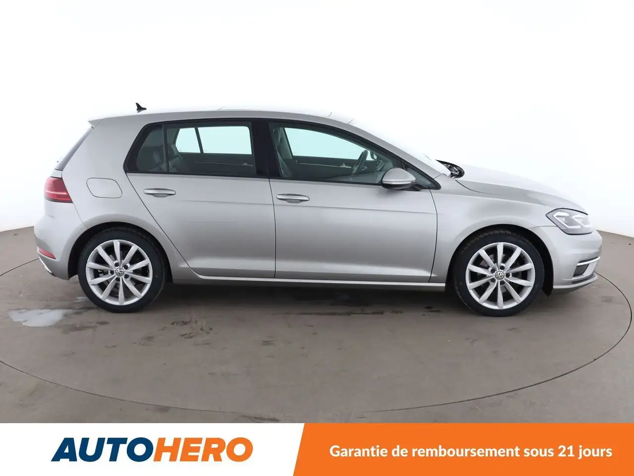 Volkswagen Golf Standard Model — photo 7