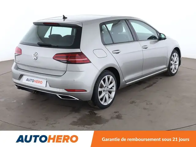 Volkswagen Golf view 6