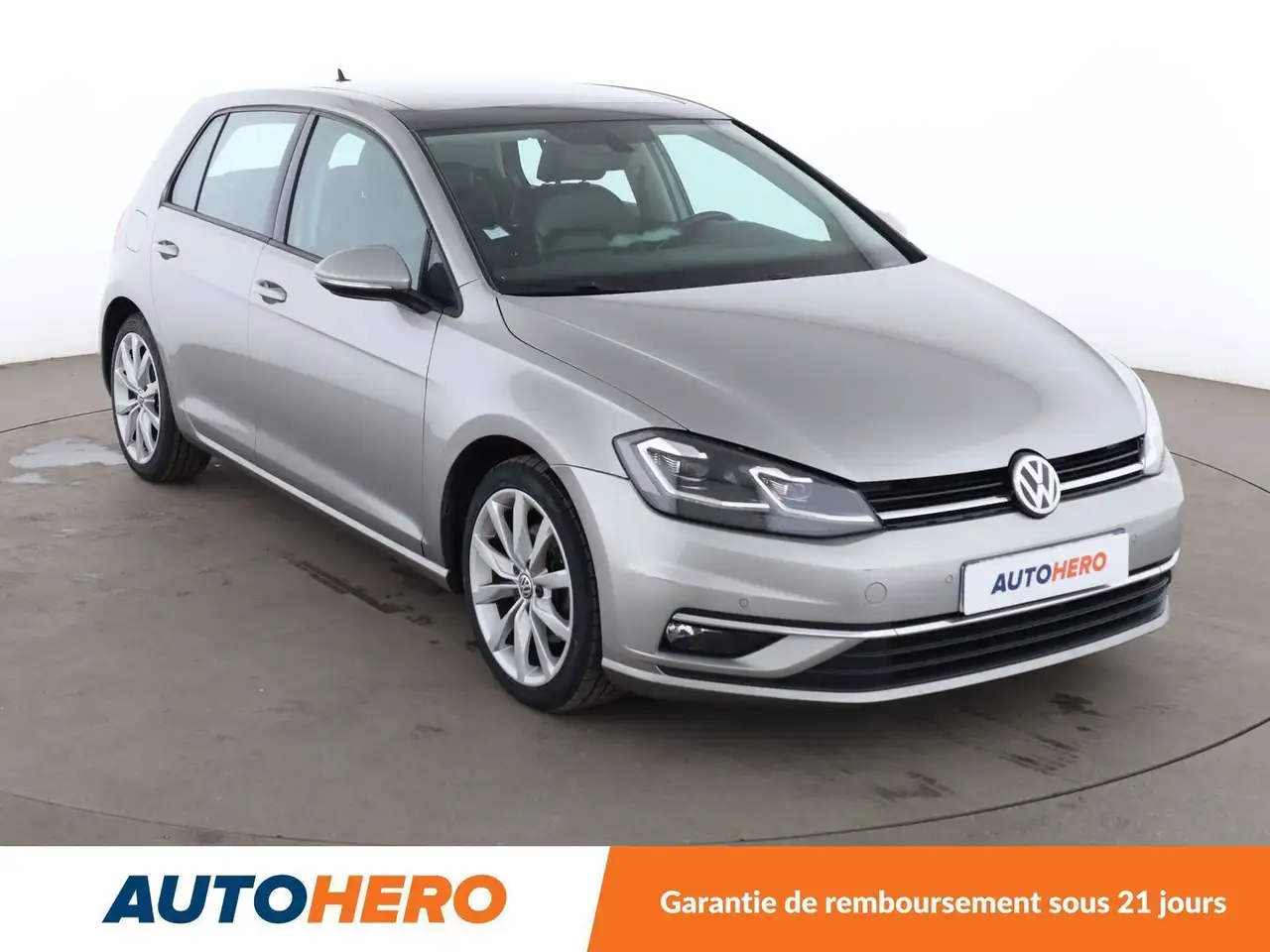 Volkswagen Golf Standard Model — photo 8