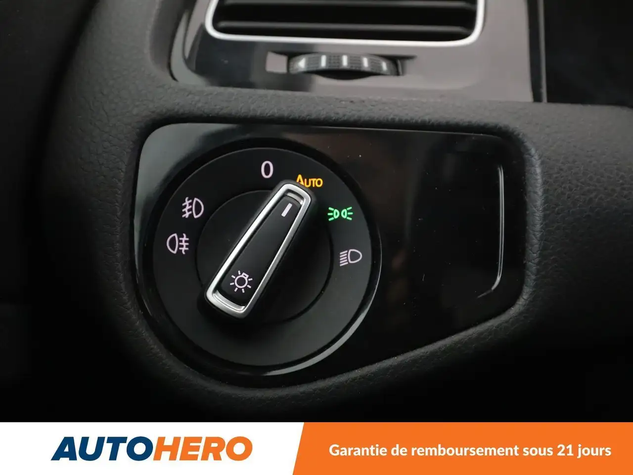 Volkswagen Golf Standard Model — photo 33