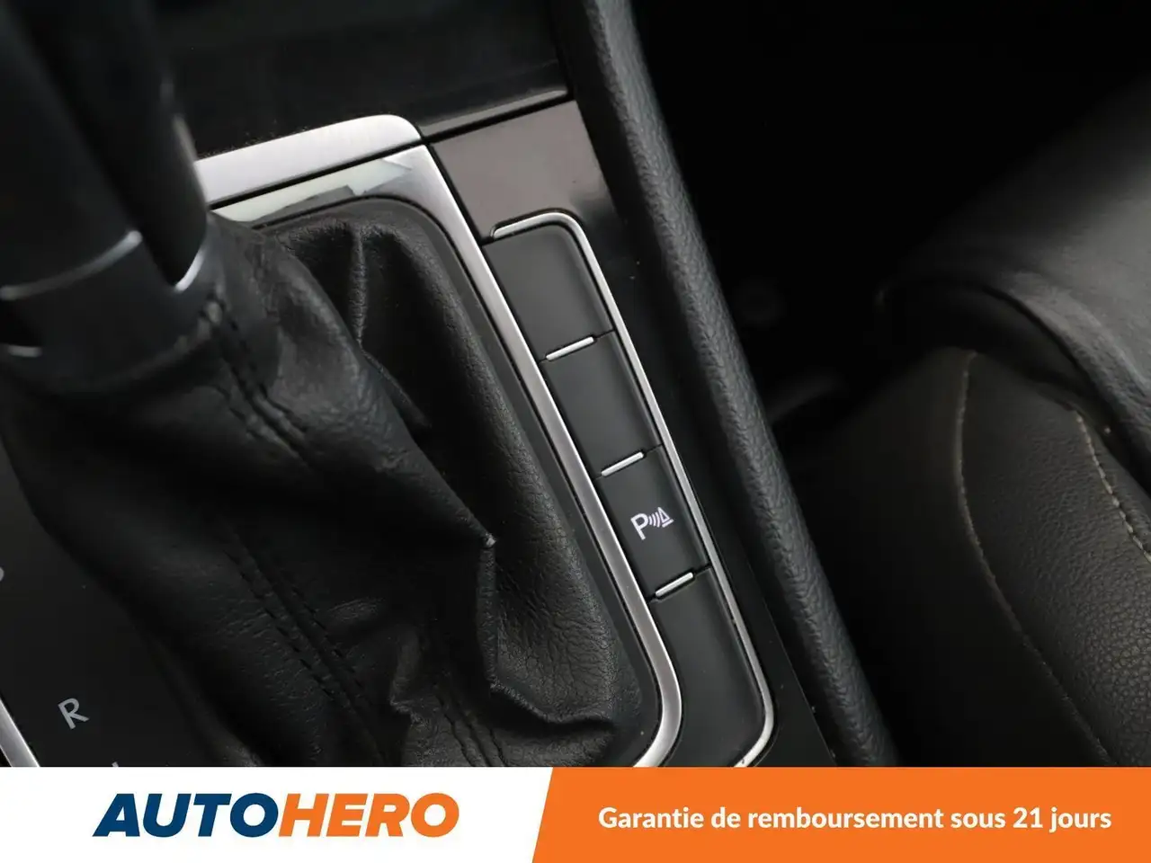 Volkswagen Golf Standard Model — photo 31