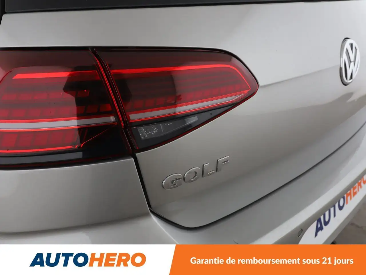 Volkswagen Golf Standard Model — photo 38