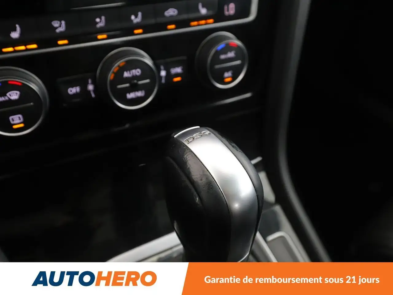 Volkswagen Golf Standard Model — photo 29