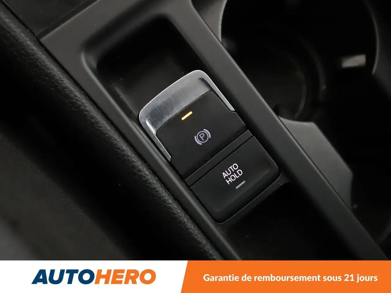 Volkswagen Golf Standard Model — photo 32