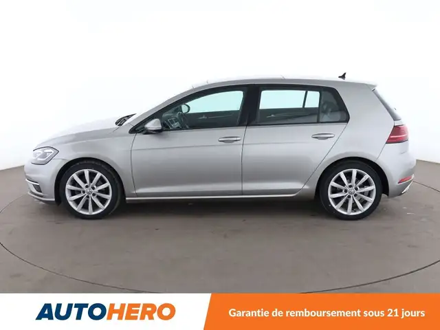 Volkswagen Golf view 3