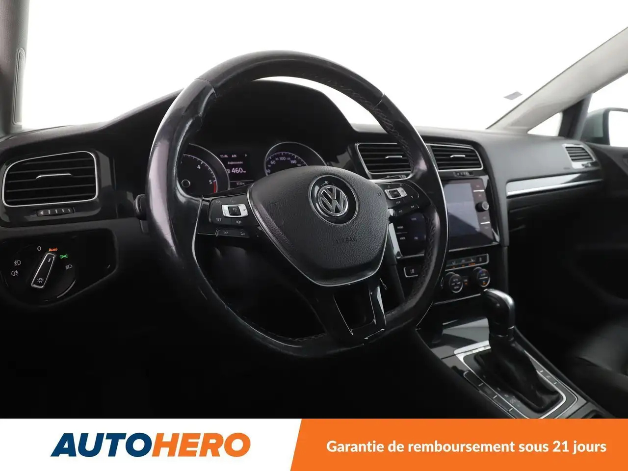 Volkswagen Golf Standard Model — photo 12