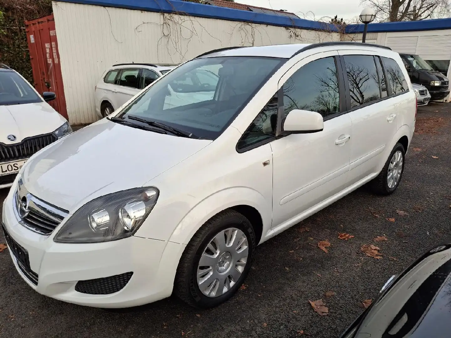 Opel Zafira Family Weiß - 1