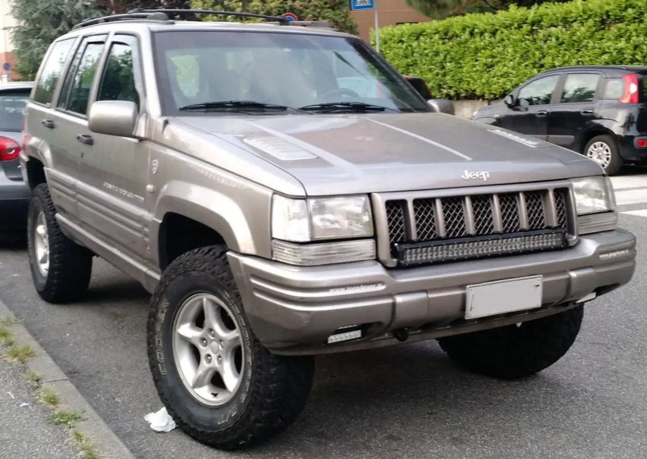 Jeep Grand Cherokee 5.9 Limited LX auto, foto 1
